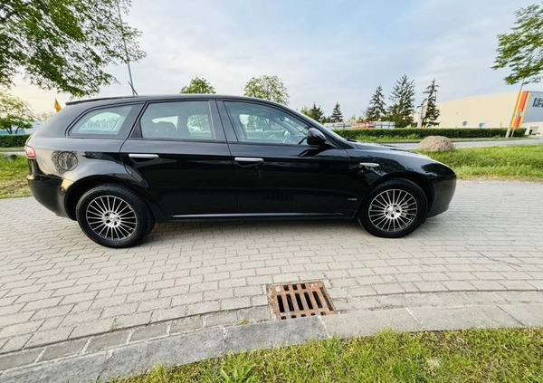 Alfa Romeo 159 cena 19999 przebieg: 196000, rok produkcji 2010 z Jarocin małe 211